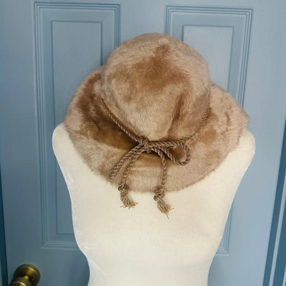 Stix, Baer & Fuller Vintage Women's French Mink Fur Hat